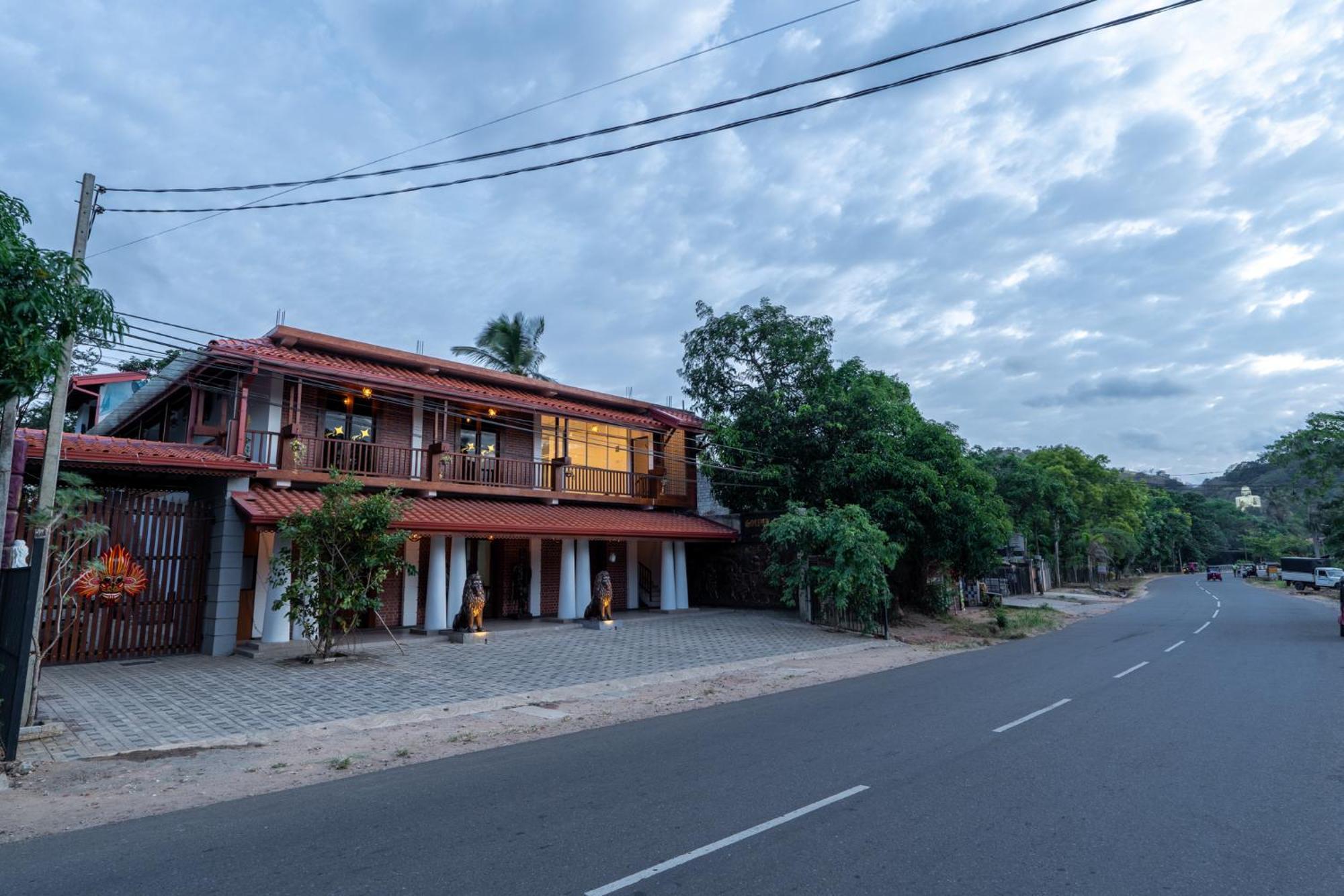 Golden Stars Hotel Dambulla Luaran gambar